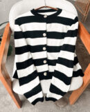 Pull
  Court A Rayures et Buttons