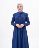 Robe a ceinture et col multiple